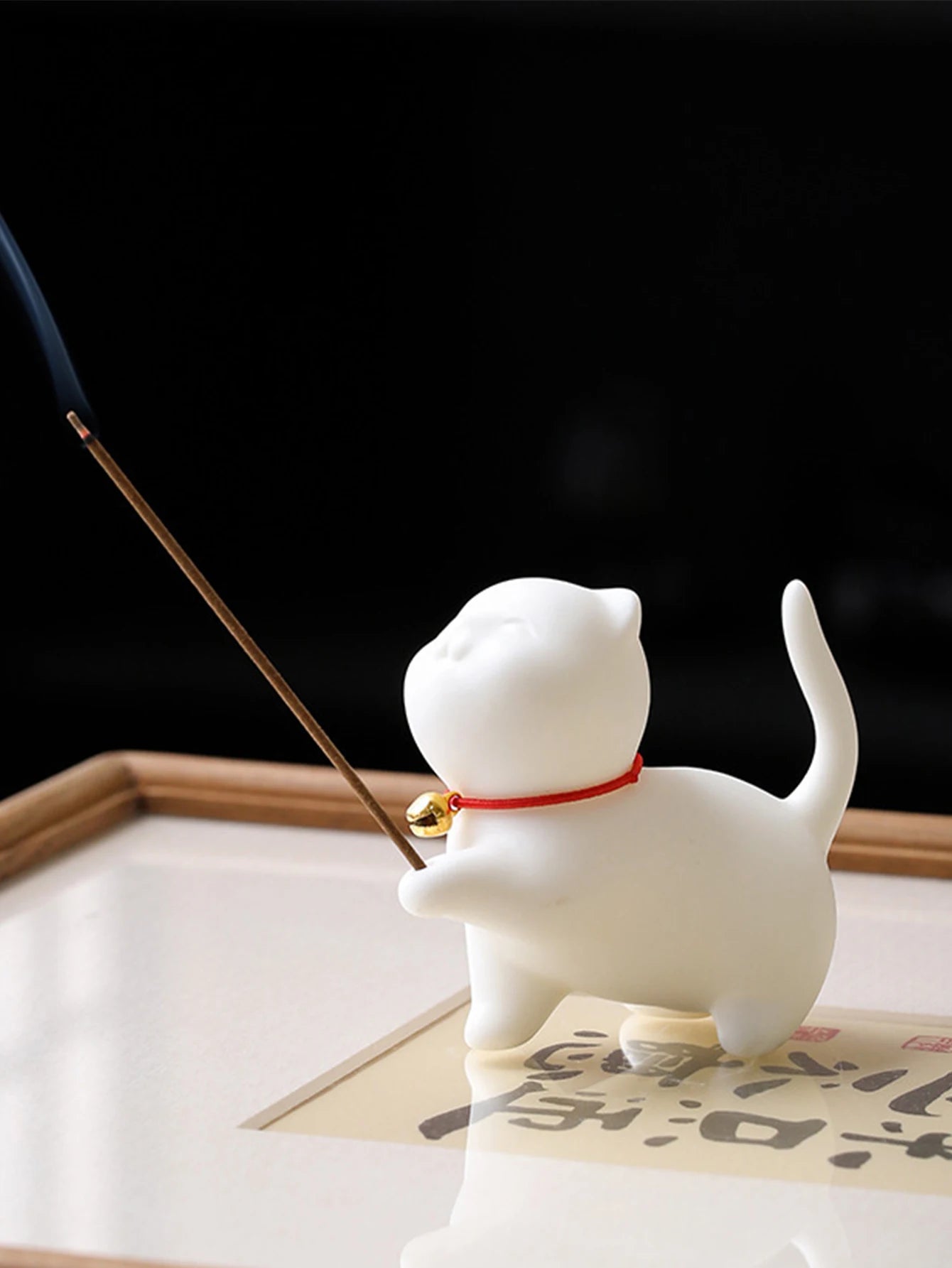 【招き猫 お香立て】 陶器 線香皿 可愛い 香炉 仏具 茶道 室内 インテリア 癒し