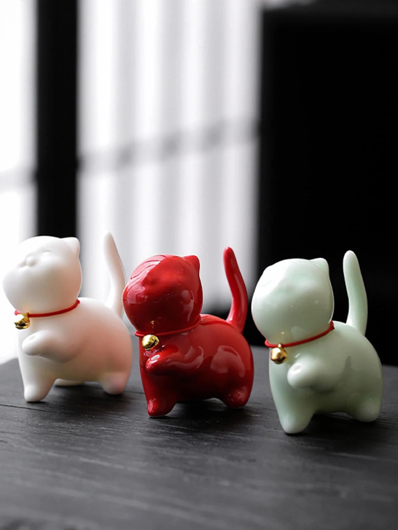 【招き猫 お香立て】 陶器 線香皿 可愛い 香炉 仏具 茶道 室内 インテリア 癒し