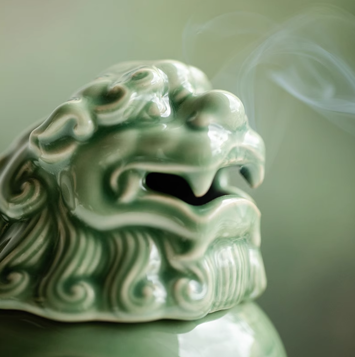 【越窯青瓷 狻猊（スンニ）香炉｜手作り青翠釉の陶器】中国お香 香炉 陶器　お香立て 癒し 瞑想 ヨガ リラックス ギフト